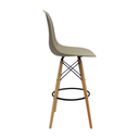 SILLA BAR EAMES PATAS DE MADERA BEIGE CON DESCANSAPIES POLIPROPILENO